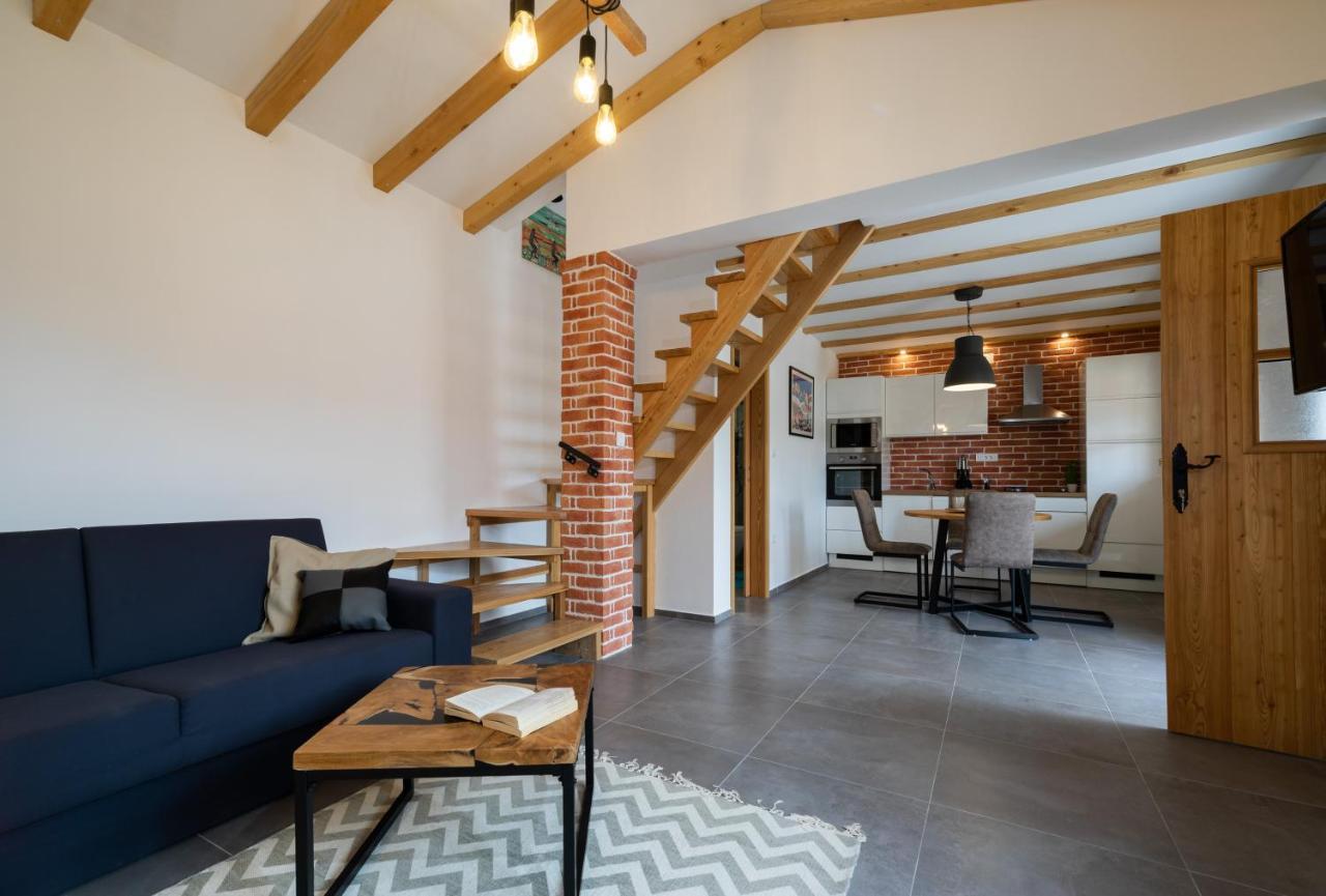 Apartment Komun *
