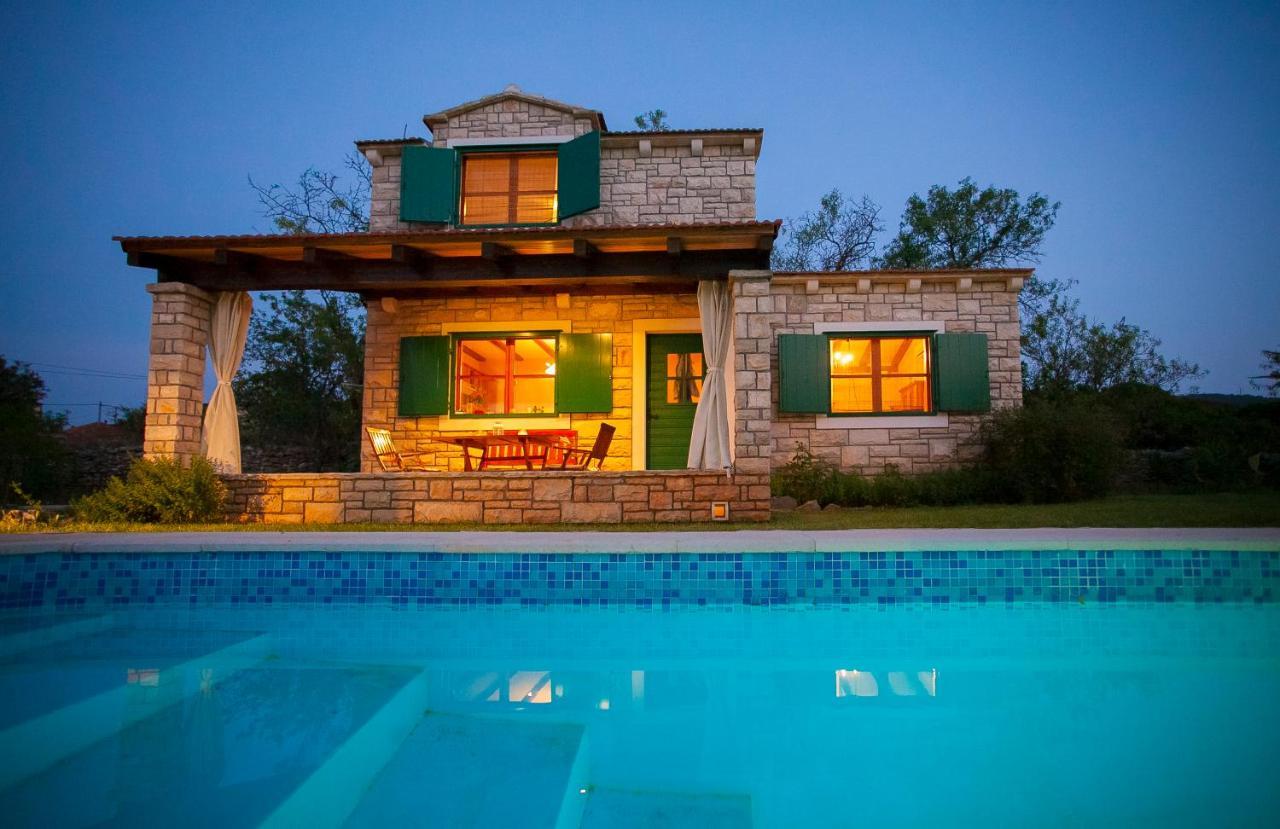 Apartment Komun Vela Luka