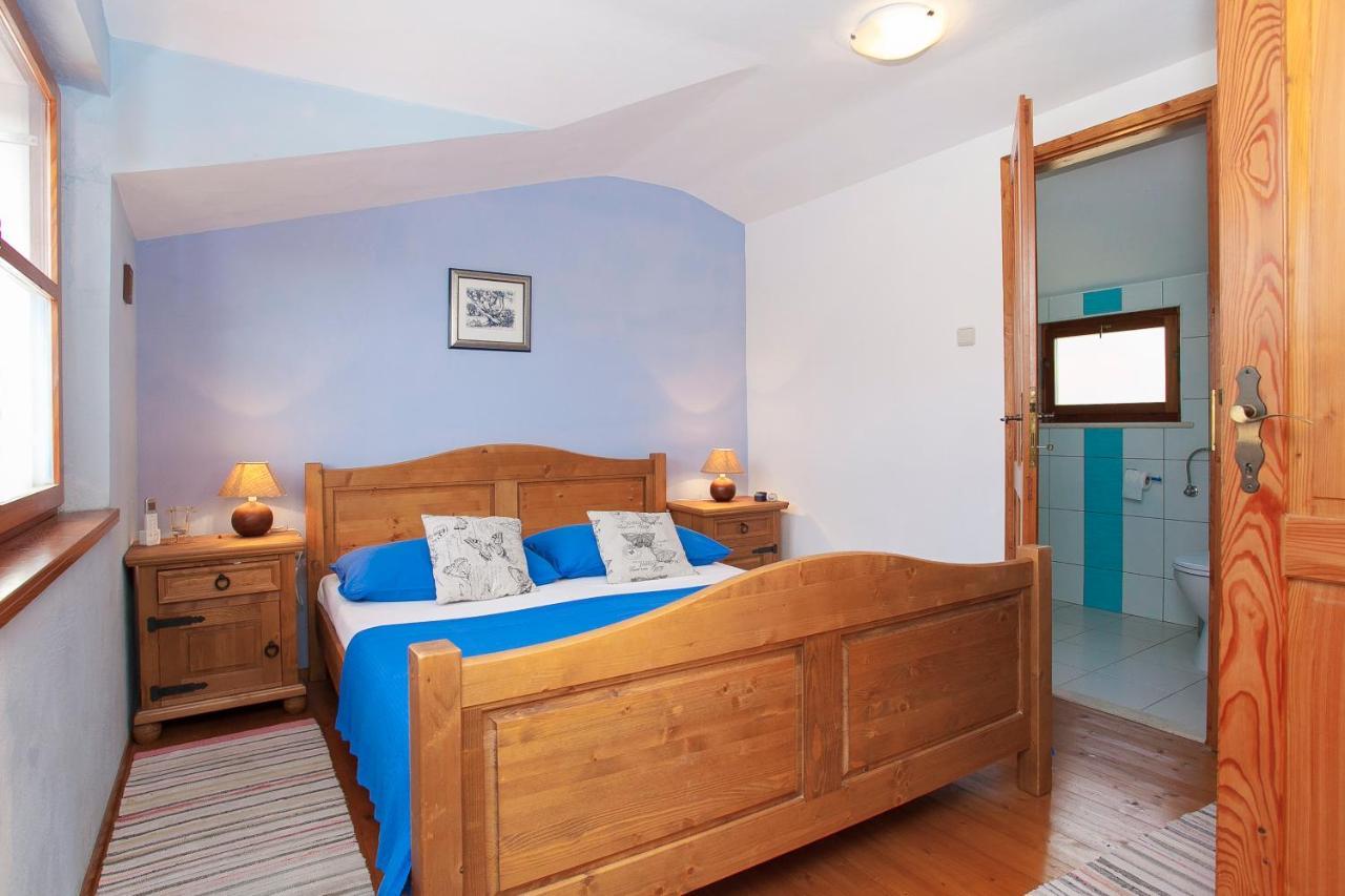 Apartment Komun Vela Luka