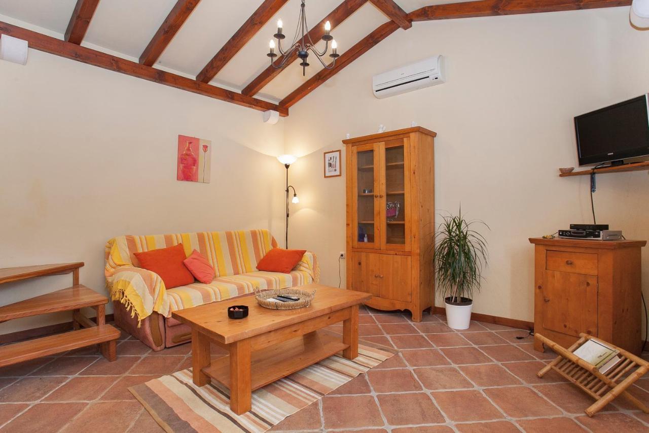 Komun Apartment *