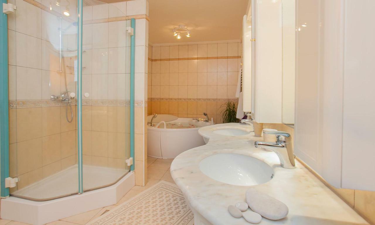 Apartment Komun Vela Luka
