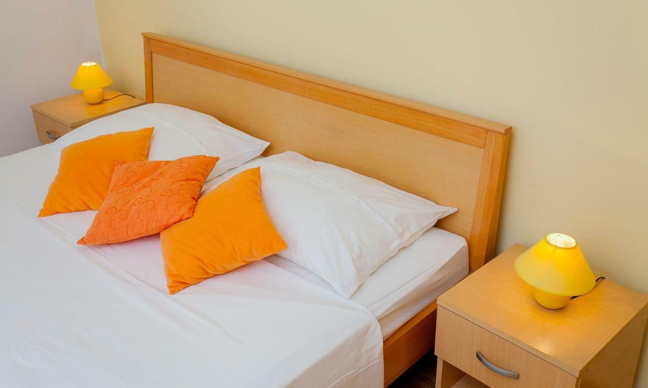 Apartment Komun Vela Luka