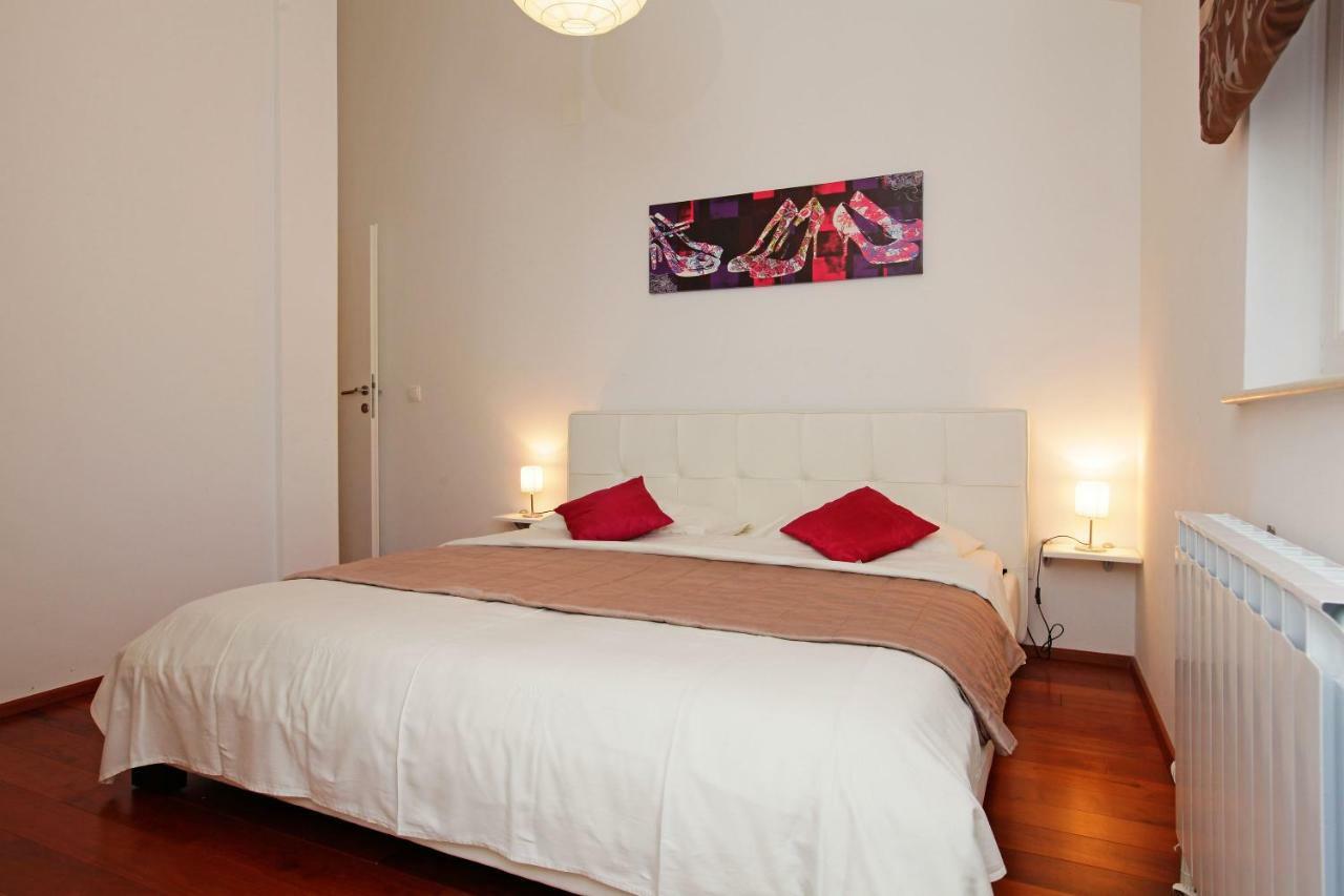 Komun Apartment Vela Luka