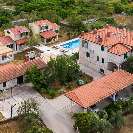 Komun Apartments Vela Luka Exterior photo
