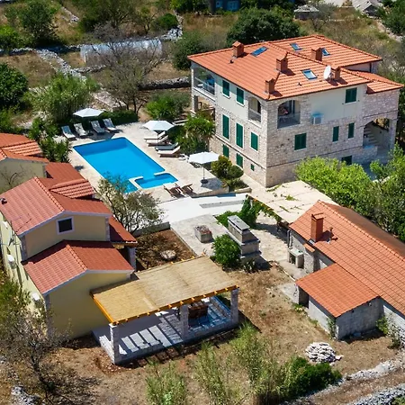 Komun Apartments Vela Luka Exterior photo