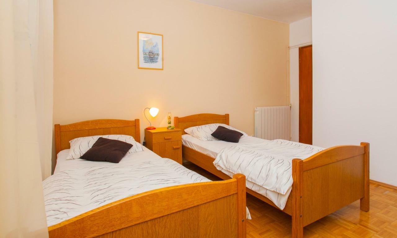 Apartman Komun Vela Luka